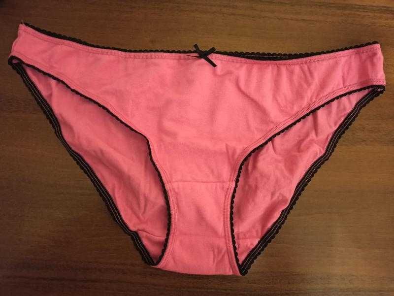 Трусики бикини женские Marks & Spencer.
