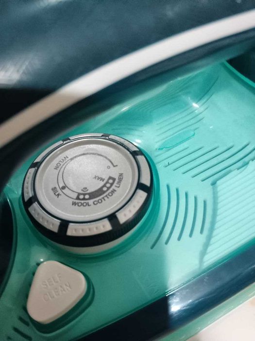 Утюг паровой с керамической подошвой 2800Вт BITEK-1256G новый