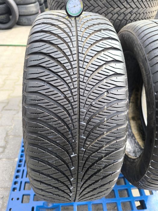 Opona Goodyear Vector 4 season 255/55/19 pojedynka