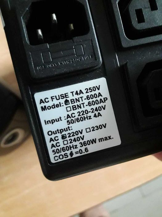 ecm powercom bnt-600a Блок бесперебiйного живлення Mustek-600