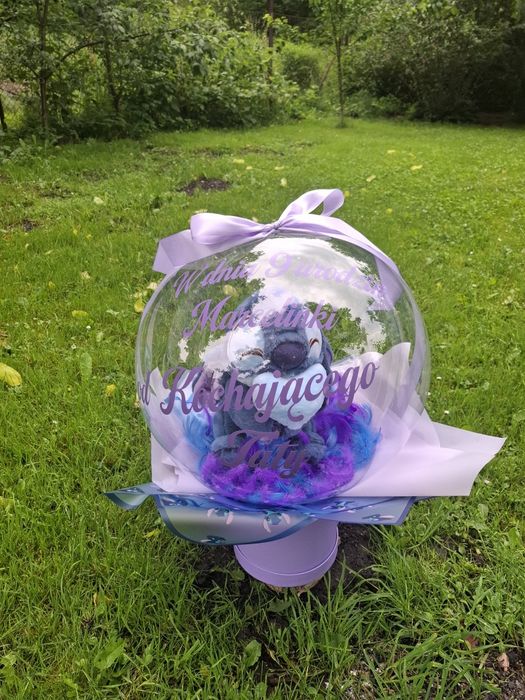 Stich , maskotka sticha w balonie , box z balonem