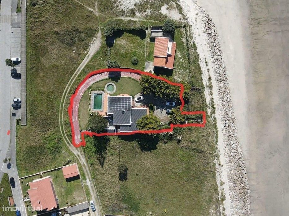 Moradia T5 de luxo absolutamente única, implantada sobre o mar