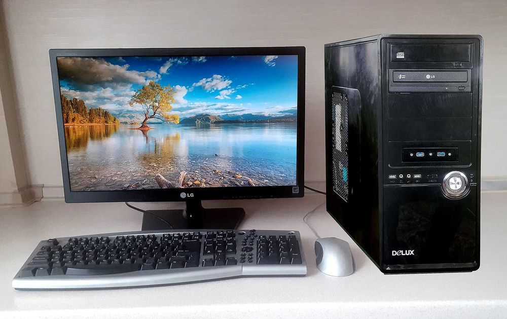 Компьютер в сборе, полностью готов к работе.
