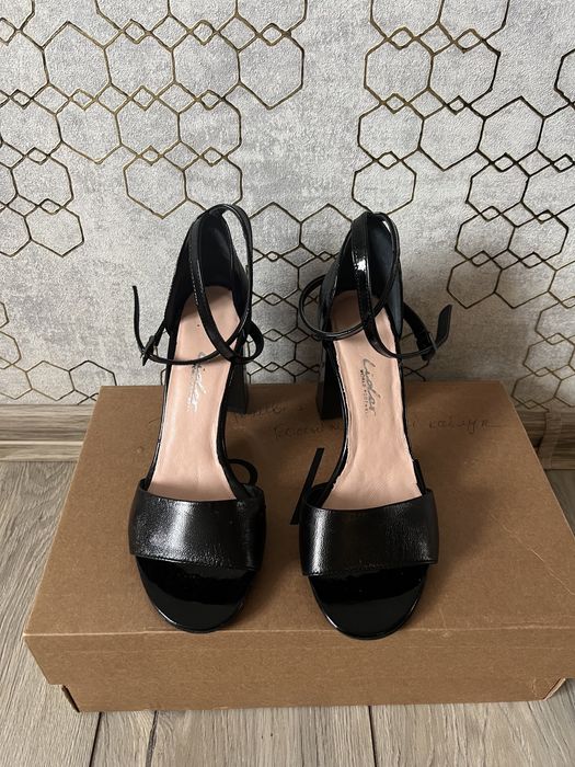 Босоніжки 38 р