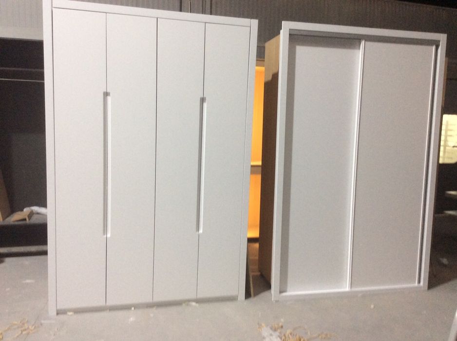 . Roupeiros por medida em hidrófobo Lacado brilho ou mate