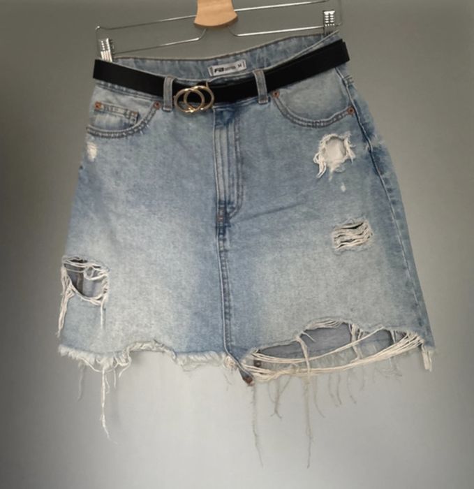 Spódniczka jeansowa z paskiem M