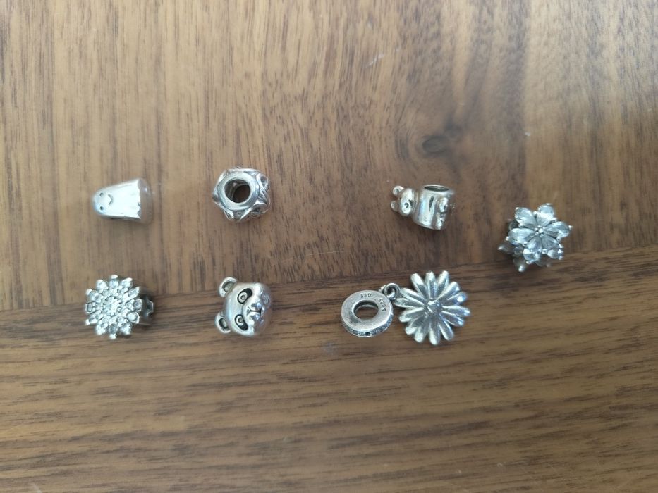 Pulseira Pandora com 7 contas