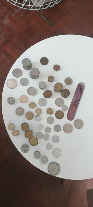 Várias moedas para decoração