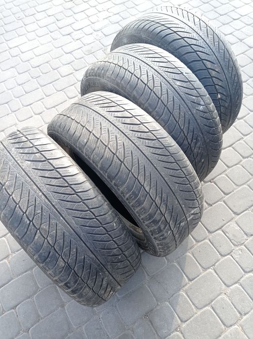 255 55 R 18 Good Year Runflat