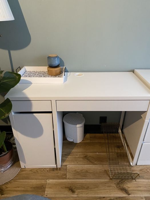 ilea biurko micke 100x75x50 i szary fotel krzesło obrotowe skruvsta