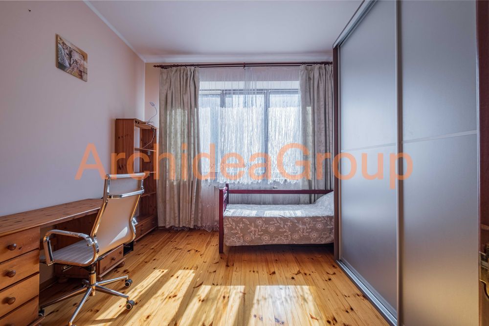 Продаж будинку у самому центрі на Печерську