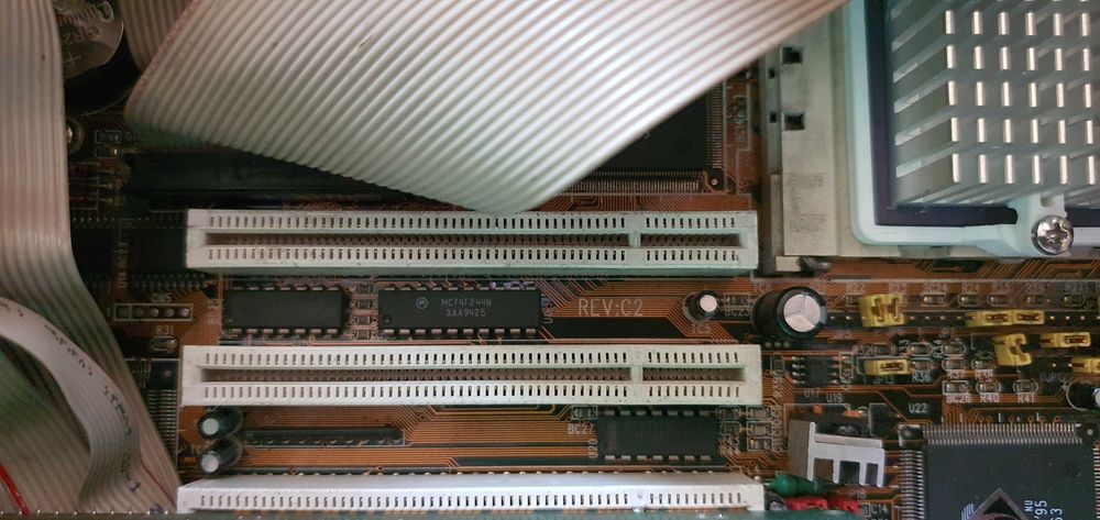 Stary zabytkowy retro komputer AT 486DX4 100mhz/16mb RAM/1.6GB/S3/CD