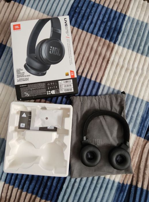 Bluetooth навушники JBL Live 675NC