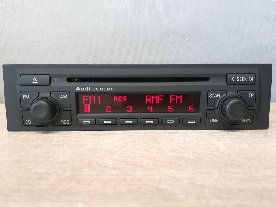 Radio samochodowe Audi Concert II płyty CD dla A3 8L + kod / Szerokość 23cm. Zadbane