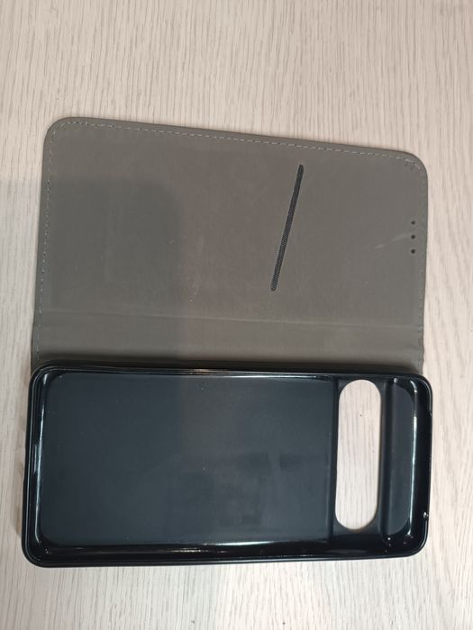 Etui z klapką do Google Pixel 8 Pro - Czarne