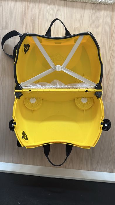 Trunki, Pszczółka - jeżdżąca walizeczka