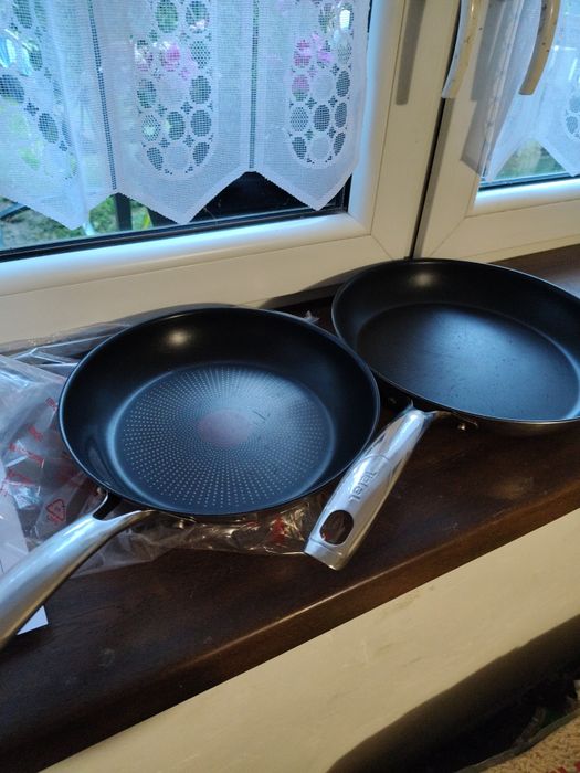 Używane patelnie Tefal duetto+ 24 i 28cm.