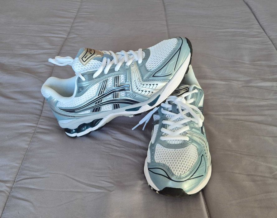 Ténis ASICS Gel Kayano14  -  tamanho 43