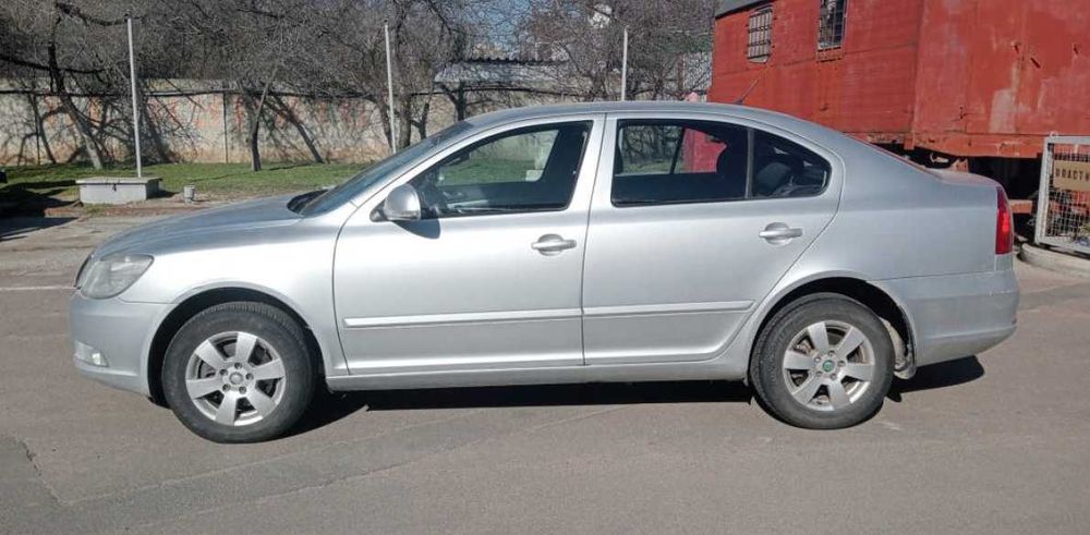 Легковий хетчбек Skoda Octavia , 2012 року