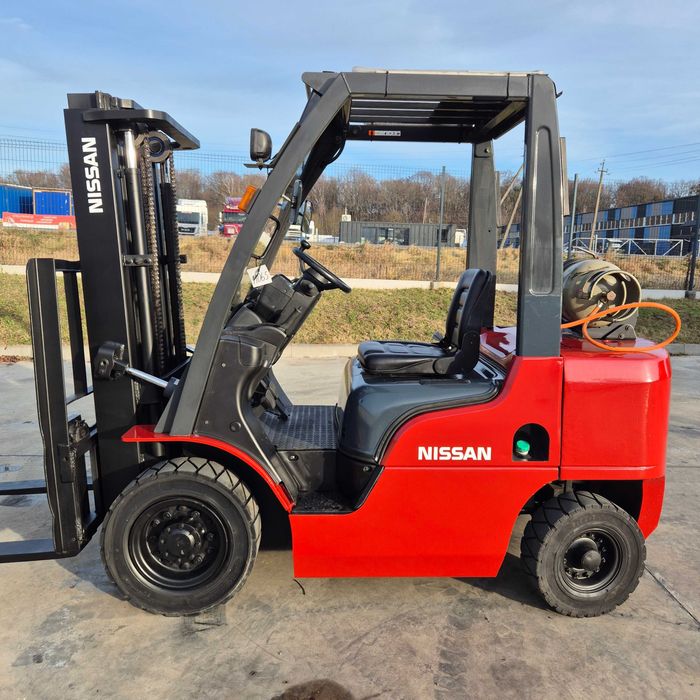 Погрузчик Nissan 2.5тон 2008р