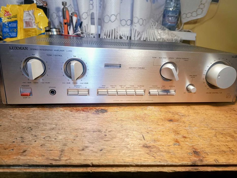 Wzmacniacz Luxman L-210