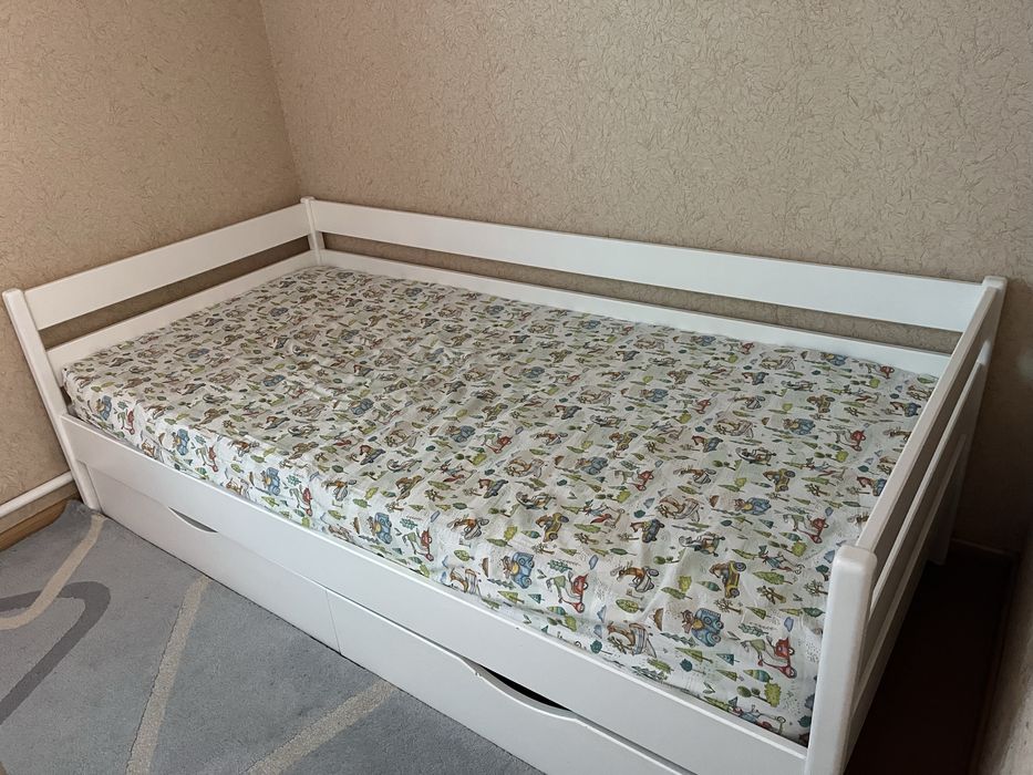 Ліжко деревʼяне, 90х190 см