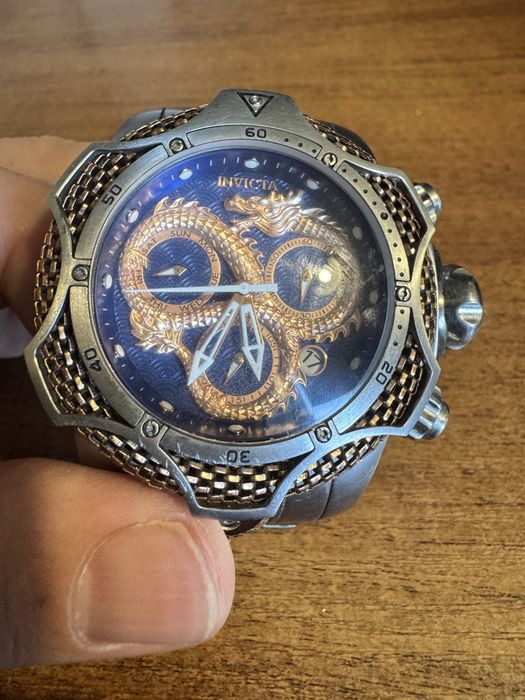 Invicta venom 31518 gold dragon