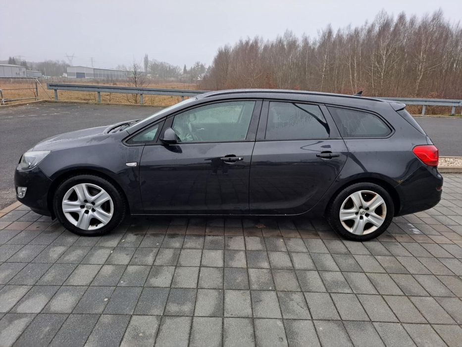 Opel Astra Opel Astra J – rocznik 2012 - OSOBA PRYWATNA