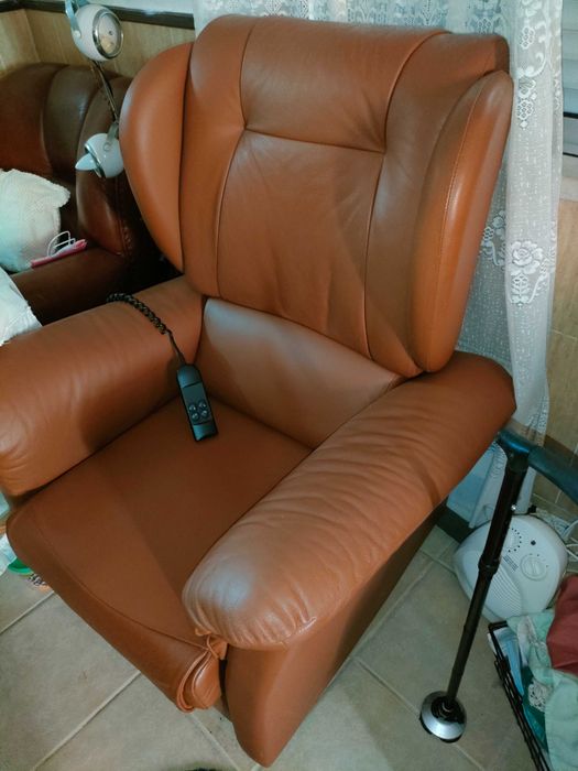 poltrona EGIRO basculante, massagem com comando integrado