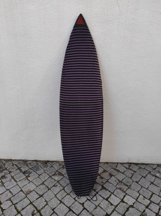 Prancha de Surf 6'1 com quilhas e capa