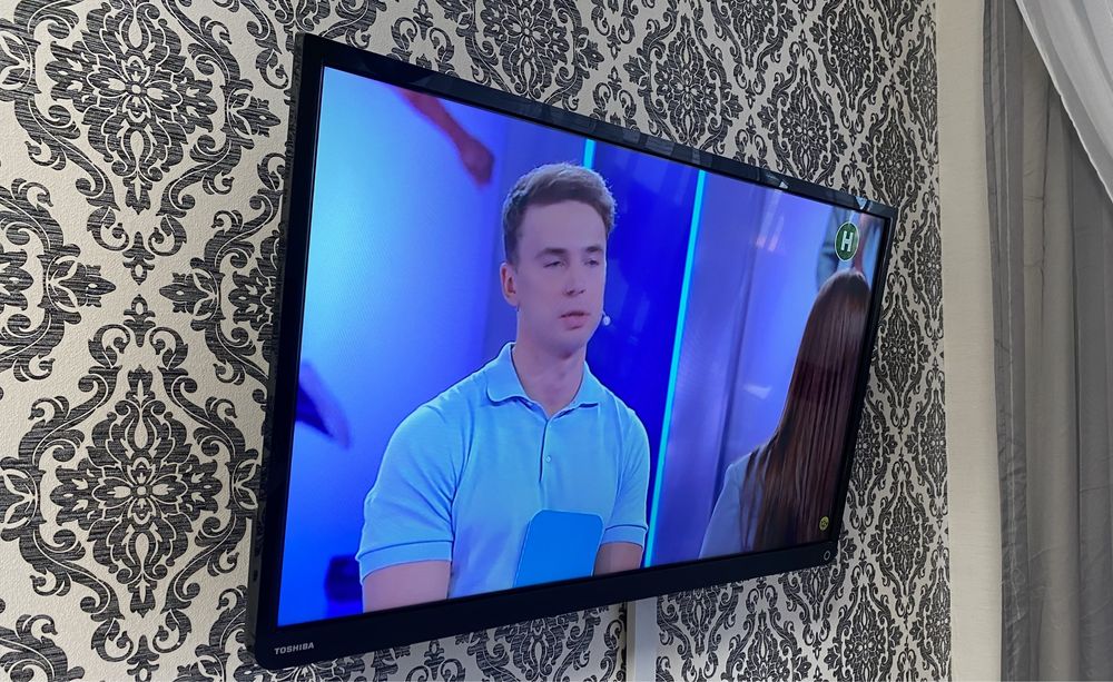 Телевізор 32дюйми