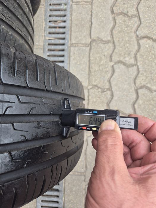 Opony Continental Eco Contact R17/215/55