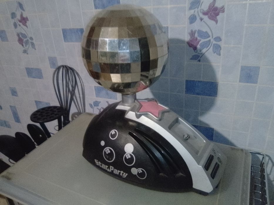 Диско-шар для детских вечеринок.Не дорого.