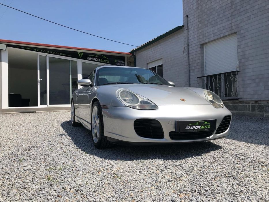 Porsche carrera 4