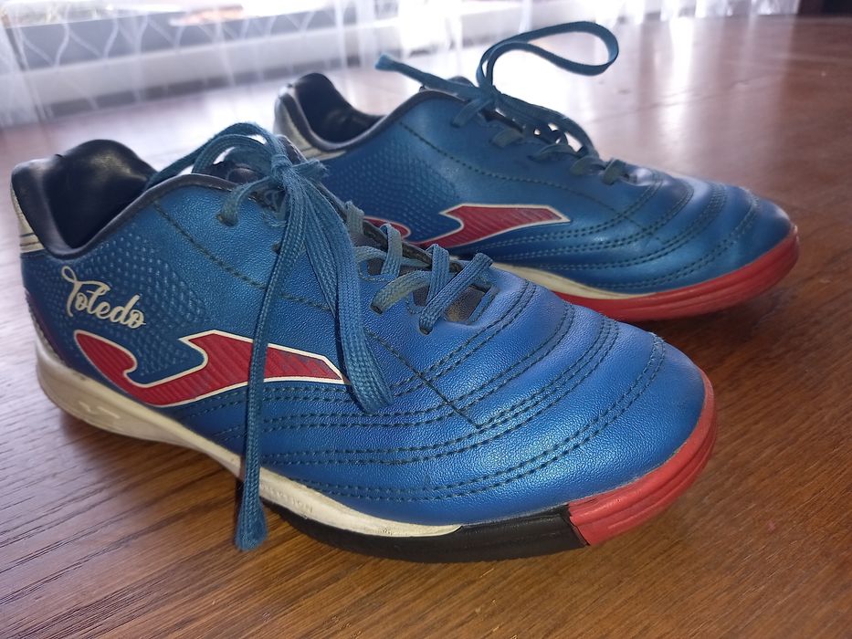 Продам футзалки в ідеальному стані. Перший власник. 21.5см /34розмір