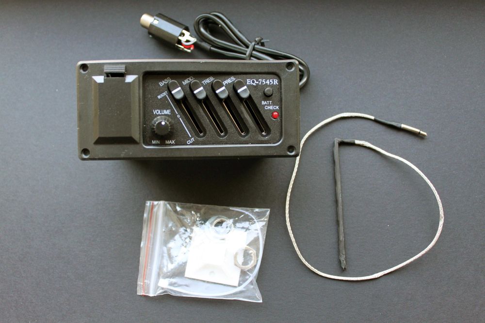 Компактний звукознімач для акустичної гітари чи укулеле, Fishman