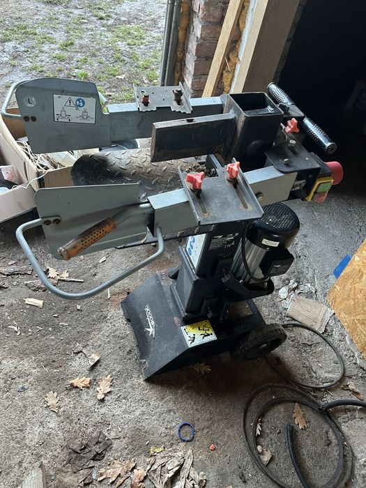 Łuparka hydrauliczna WoodStar LV88 8T