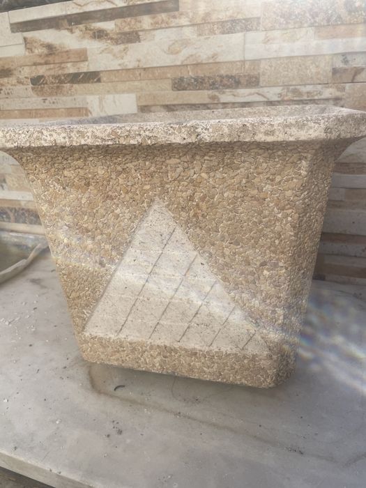 Vaso em pedra em bom estado