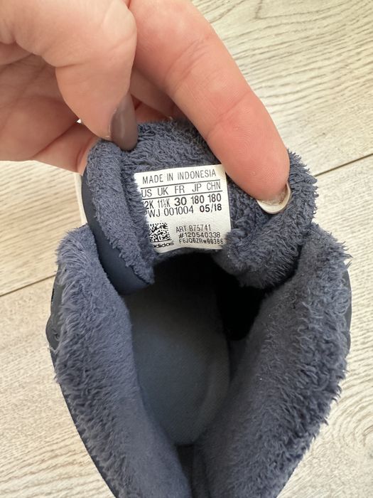 Продам хайтопи Адідас