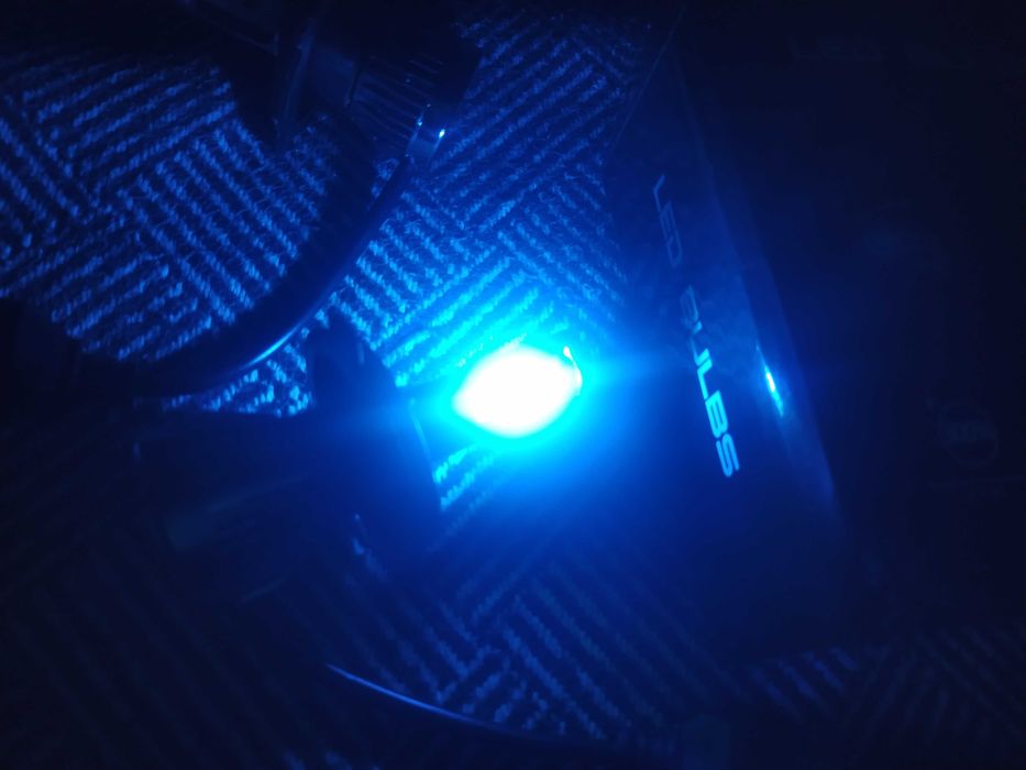 Продам led лампочки в фары