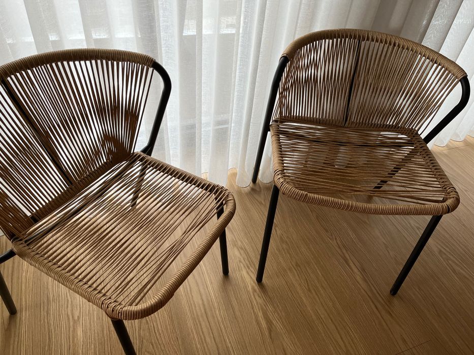 Duas cadeiras para exterior/interior