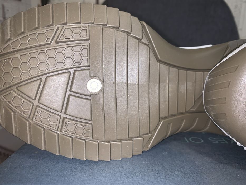 Зимові черевики, ботинки.