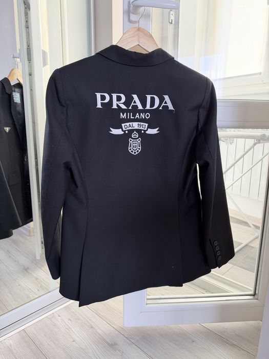 Пиджак  черный Prada
