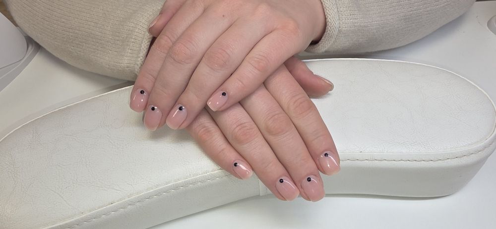 Manicure hybrydowy oraz żele