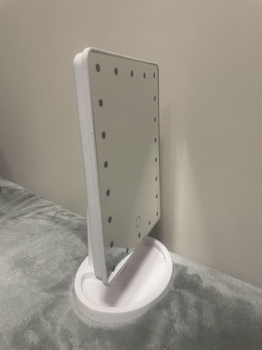 Lusterko kosmetyczne podświetlane led białe