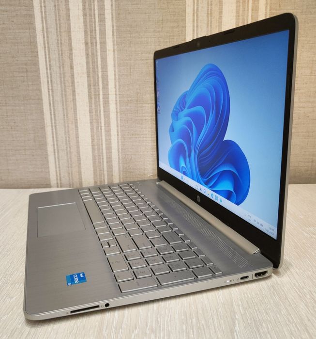 Ноутбук HP 15,6", Core i3-1115G4, 8GB DDR4, 256Gb SSD