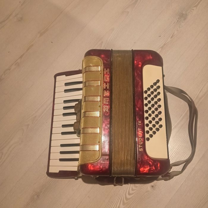 Akordeon hohner student iv 40 basów