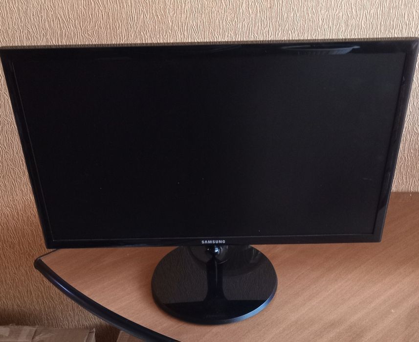 Продам манитор SAMSUNG