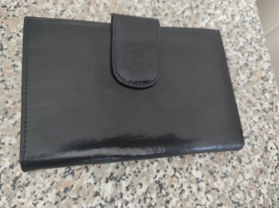 Conjunto de carteiras de Homem e Mulher