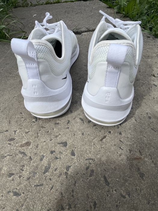Кросівки nike air max.